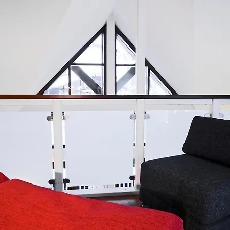 Club Village アパート ルカ