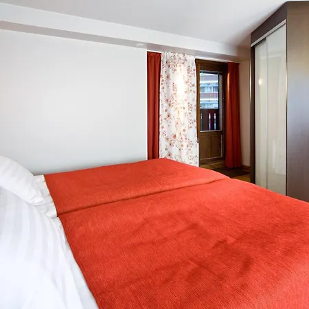 Club Village アパート ルカ